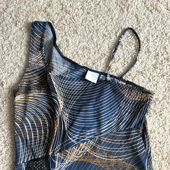 Unique Top! - Picture 3 of 4